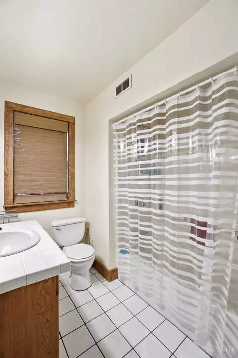Bath - 3718 Forest Ct, Cheviot, OH 45211 photo 4 of 4