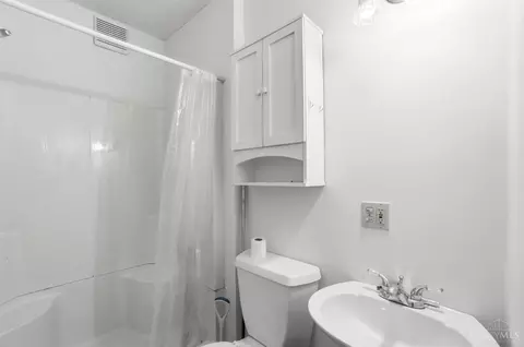 Bath - 3718 Forest Ct, Cheviot, OH 45211 photo 1 of 4