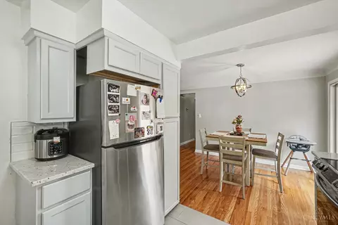 Kitchen - 9164 Ranchill Dr, Cincinnati, OH 45231 photo 2 of 3