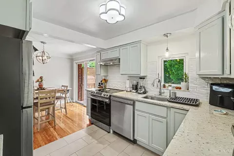 Kitchen - 9164 Ranchill Dr, Cincinnati, OH 45231 photo 1 of 3