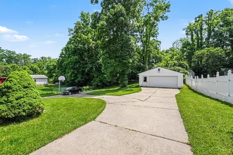 Exterior - 9164 Ranchill Dr, Cincinnati, OH 45231 photo 6 of 6