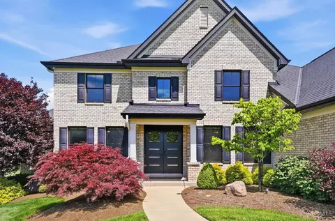 Exterior - 574 Forestedge Dr, Coldstream, OH 45255 photo 4 of 12