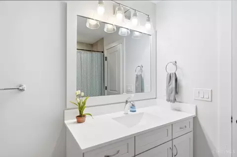 Bath - 574 Forestedge Dr, Coldstream, OH 45255 photo 8 of 10