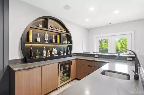 Kitchen - 574 Forestedge Dr, Coldstream, OH 45255 photo 10 of 11