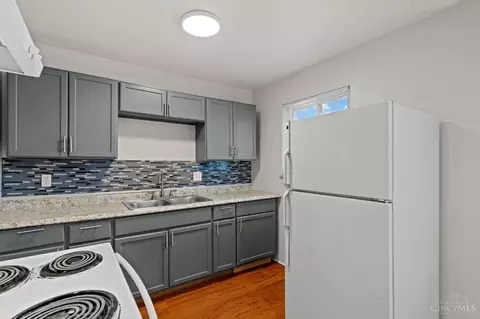 Kitchen - 6118 Stover Ave, Golf Manor, OH 45237 photo 2 of 2