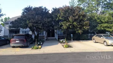 9810 Regatta Dr, Cincinnati, OH 45252
