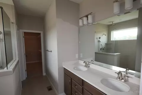 Bath - 285 Tilly Ct, Springboro, OH 45066 photo 1 of 1