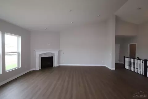 Living - 285 Tilly Ct, Springboro, OH 45066 photo 2 of 2