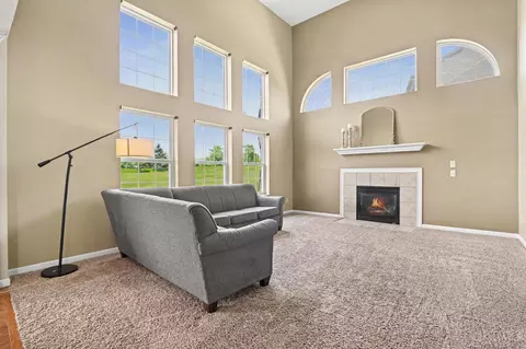 Living - 4969 Springleaf Dr, Liberty Twp, OH 45011 photo 4 of 7