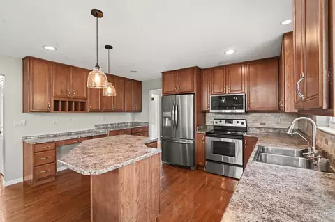 Kitchen - 4969 Springleaf Dr, Liberty Twp, OH 45011 photo 3 of 3