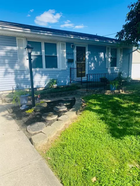1203 Short St, Middletown, OH 45042