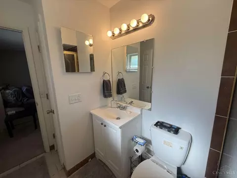Bath - 8903 Cavalier Dr, Cincinnati, OH 45231 photo 2 of 2