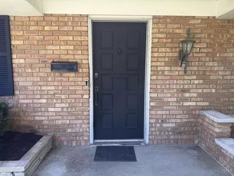 Entry Way - 8903 Cavalier Dr, Cincinnati, OH 45231 photo 1 of 1