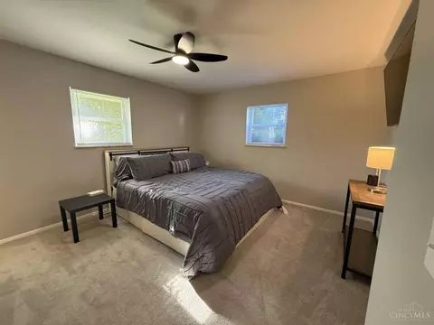 Bedroom - 8903 Cavalier Dr, Cincinnati, OH 45231 photo 2 of 3
