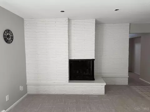 Living - 8903 Cavalier Dr, Cincinnati, OH 45231 photo 2 of 3