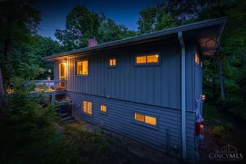 415 Galbraith Rd, Wyoming, OH 45215