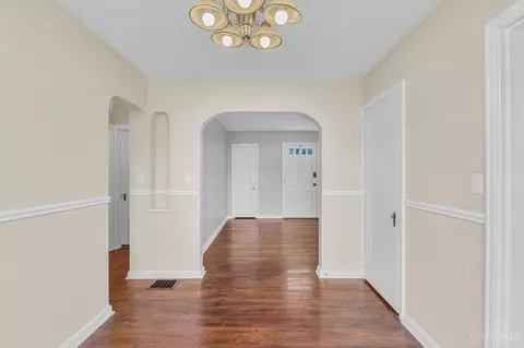 Entry Way - 1620 Joseph Ct, Cincinnati, OH 45231 photo 1 of 2