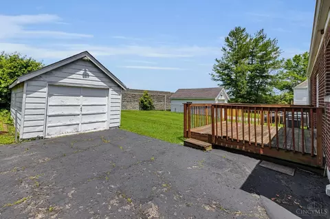 Exterior - 1620 Joseph Ct, Cincinnati, OH 45231 photo 8 of 11