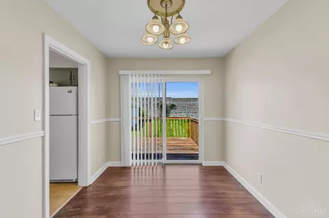 Dining - 1620 Joseph Ct, Cincinnati, OH 45231 photo 1 of 1