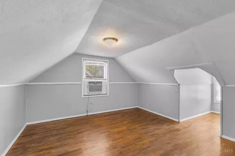 Bedroom - 1620 Joseph Ct, Cincinnati, OH 45231 photo 5 of 5