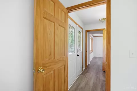 Entry Way - 2457 Owlcrest Dr, Cincinnati, OH 45231 photo 1 of 4