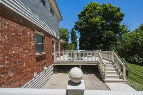 Exterior - 2457 Owlcrest Dr, Cincinnati, OH 45231 photo 9 of 14