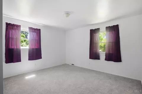 Bedroom - 2457 Owlcrest Dr, Cincinnati, OH 45231 photo 4 of 5