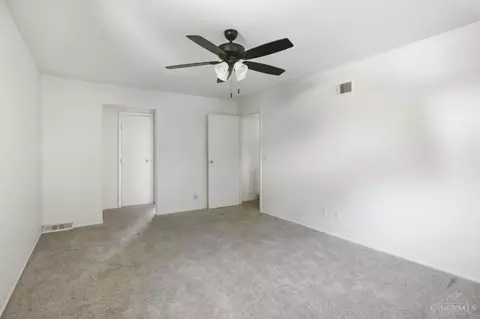 Bedroom - 2457 Owlcrest Dr, Cincinnati, OH 45231 photo 1 of 5