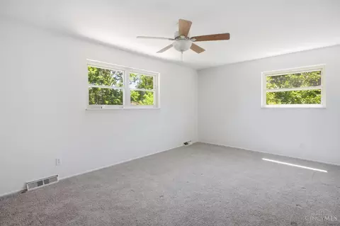Bedroom - 2457 Owlcrest Dr, Cincinnati, OH 45231 photo 2 of 5