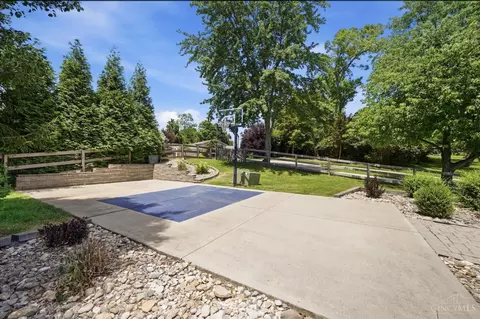 5629 Bluepine Dr, Cincinnati, OH 45247 photo 48