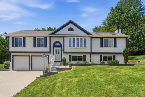 5629 Bluepine Dr, Cincinnati, OH 45247