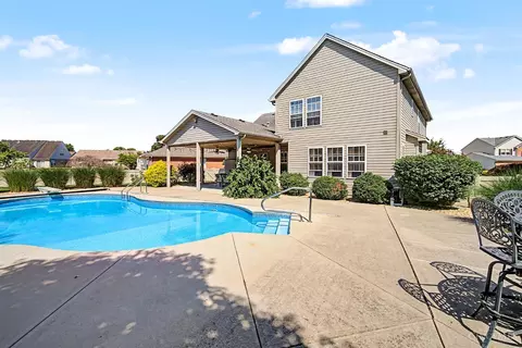 Exterior - 327 Rawling Dr, Harrison, OH 45030 photo 6 of 8