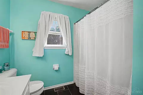 Bath - 327 Rawling Dr, Harrison, OH 45030 photo 2 of 5