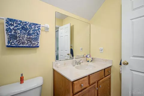 Bath - 327 Rawling Dr, Harrison, OH 45030 photo 4 of 5