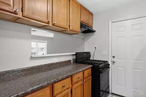 Kitchen - 8811 Grenada Dr, Cincinnati, OH 45231 photo 2 of 2