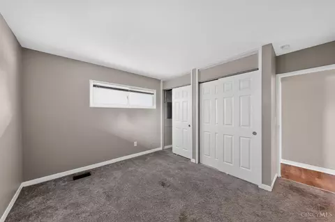 Bedroom - 8811 Grenada Dr, Cincinnati, OH 45231 photo 2 of 5