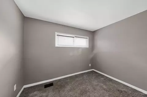 Bedroom - 8811 Grenada Dr, Cincinnati, OH 45231 photo 1 of 5