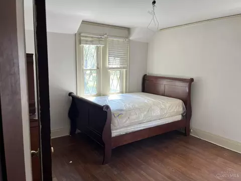 Bedroom - 4905 Corinth Ave, Cincinnati, OH 45237 photo 3 of 3