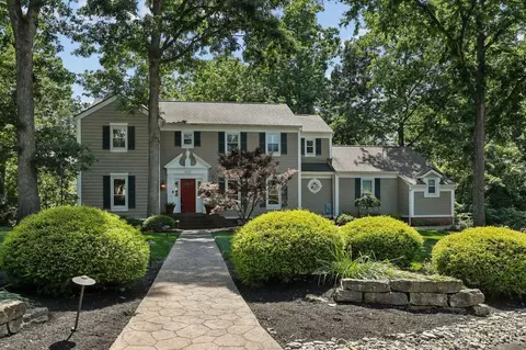 8383 Ellenwoods Dr, Cincinnati, OH 45249