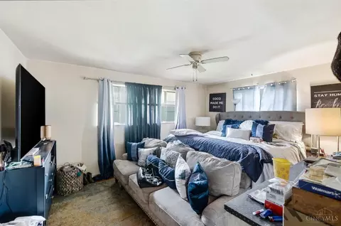 Bedroom - 6211 Paddock Rd, Cincinnati, OH 45216 photo 7 of 12