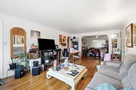 Living - 6211 Paddock Rd, Cincinnati, OH 45216 photo 4 of 9