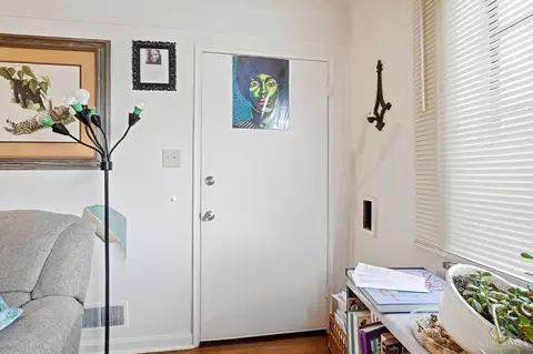 Entry Way - 6211 Paddock Rd, Cincinnati, OH 45216 photo 3 of 10