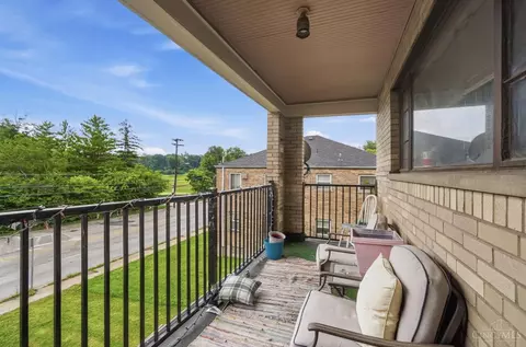 Exterior - 6211 Paddock Rd, Cincinnati, OH 45216 photo 9 of 14