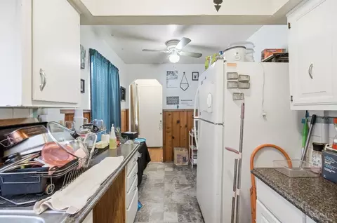 Entry Way - 6211 Paddock Rd, Cincinnati, OH 45216 photo 5 of 10
