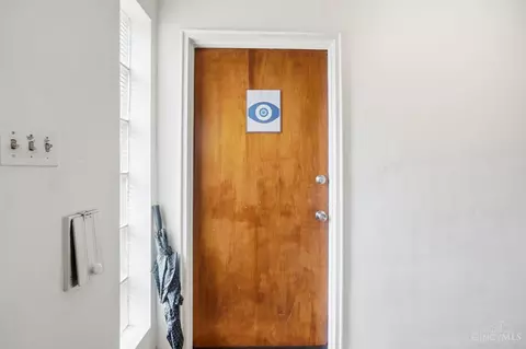 Entry Way - 6211 Paddock Rd, Cincinnati, OH 45216 photo 2 of 10