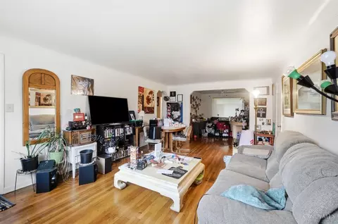Living - 6211 Paddock Rd, Cincinnati, OH 45216 photo 1 of 9