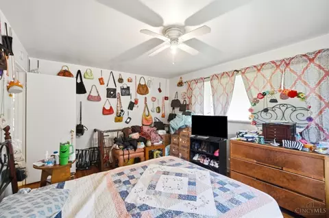 Bedroom - 6211 Paddock Rd, Cincinnati, OH 45216 photo 3 of 12