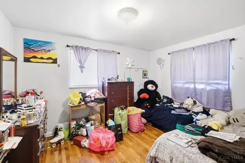 Bedroom - 6211 Paddock Rd, Cincinnati, OH 45216 photo 5 of 12