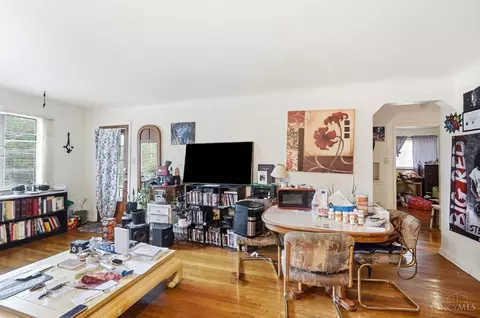 Living - 6211 Paddock Rd, Cincinnati, OH 45216 photo 6 of 9