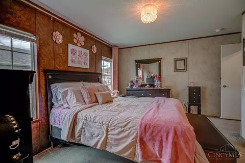 Bedroom - 2629 Ruby Ln, Middletown, OH 45044 photo 2 of 5